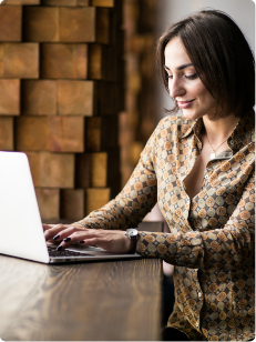 thoughtful-businesswoman-sitting-cafe